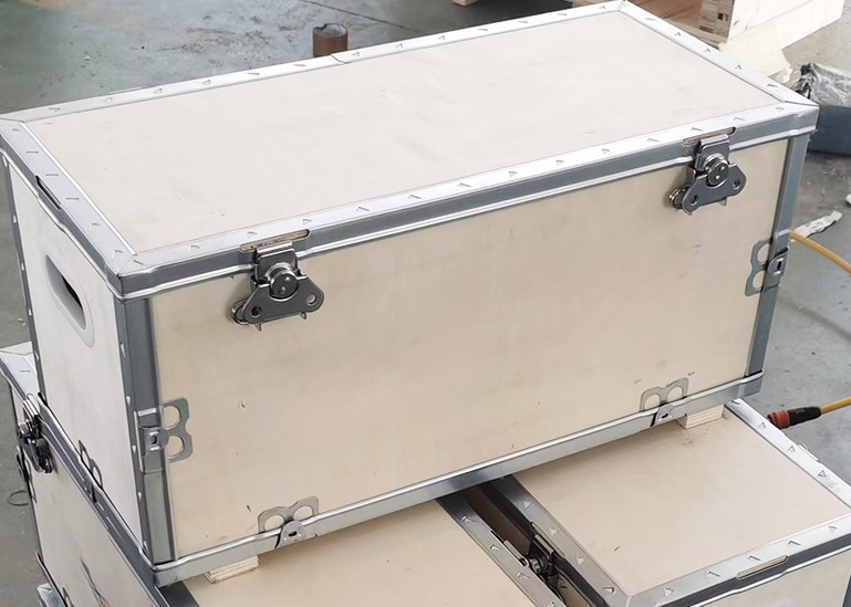 Assembled cargo turnover wooden box 47
