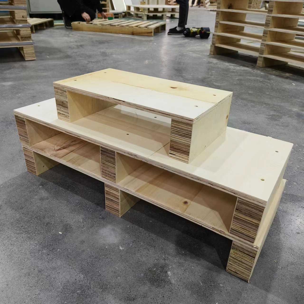 Large equipment transport wooden pallets 28