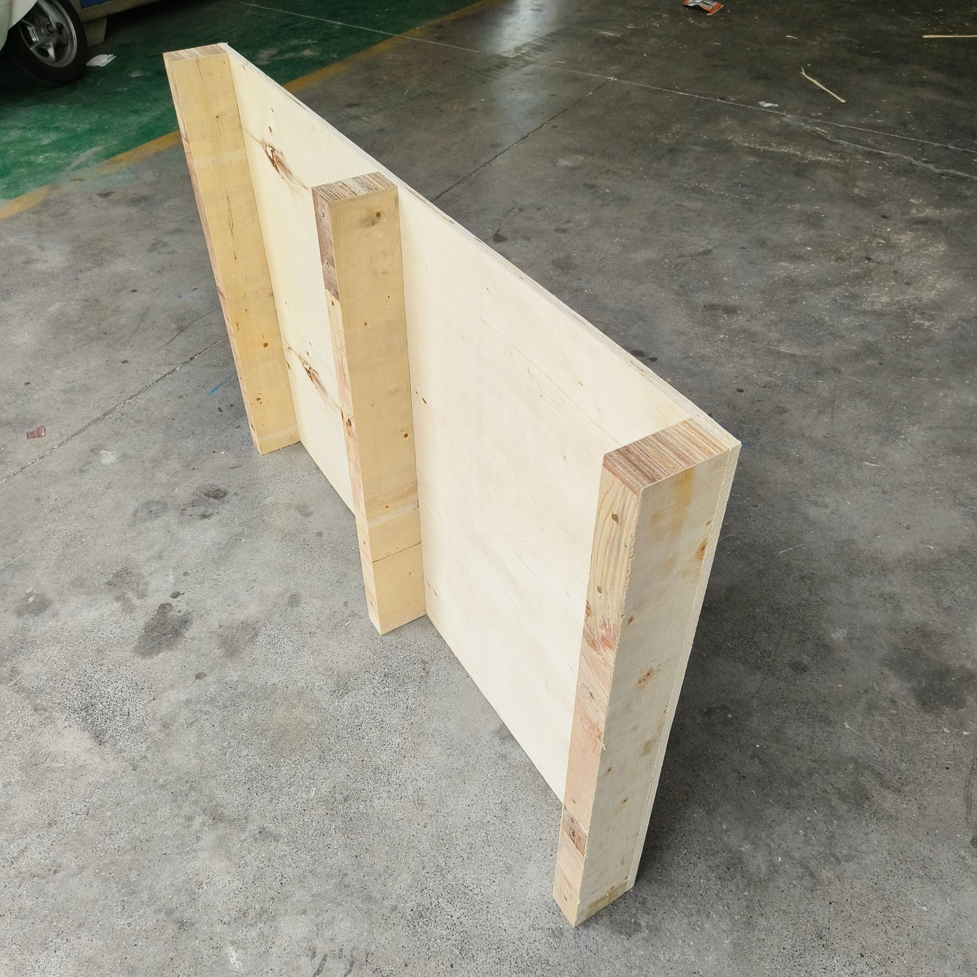 Large equipment transport wooden pallets 28