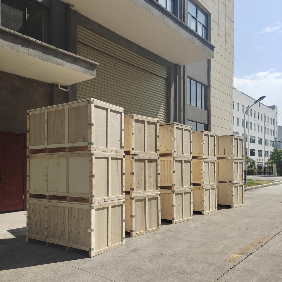 Removable storage and transportation large wooden box 52