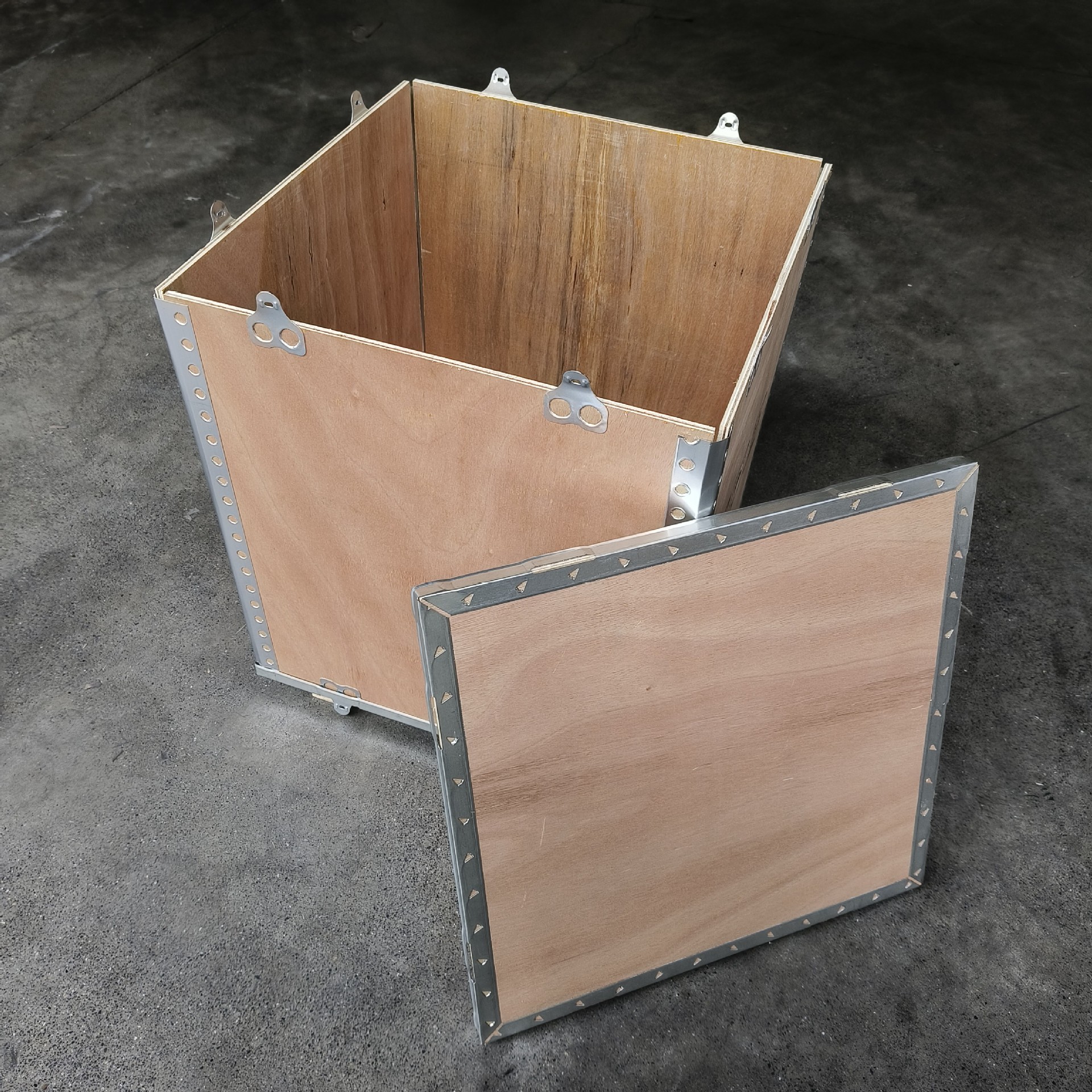 Removable steel-edged plywood shipping container 57